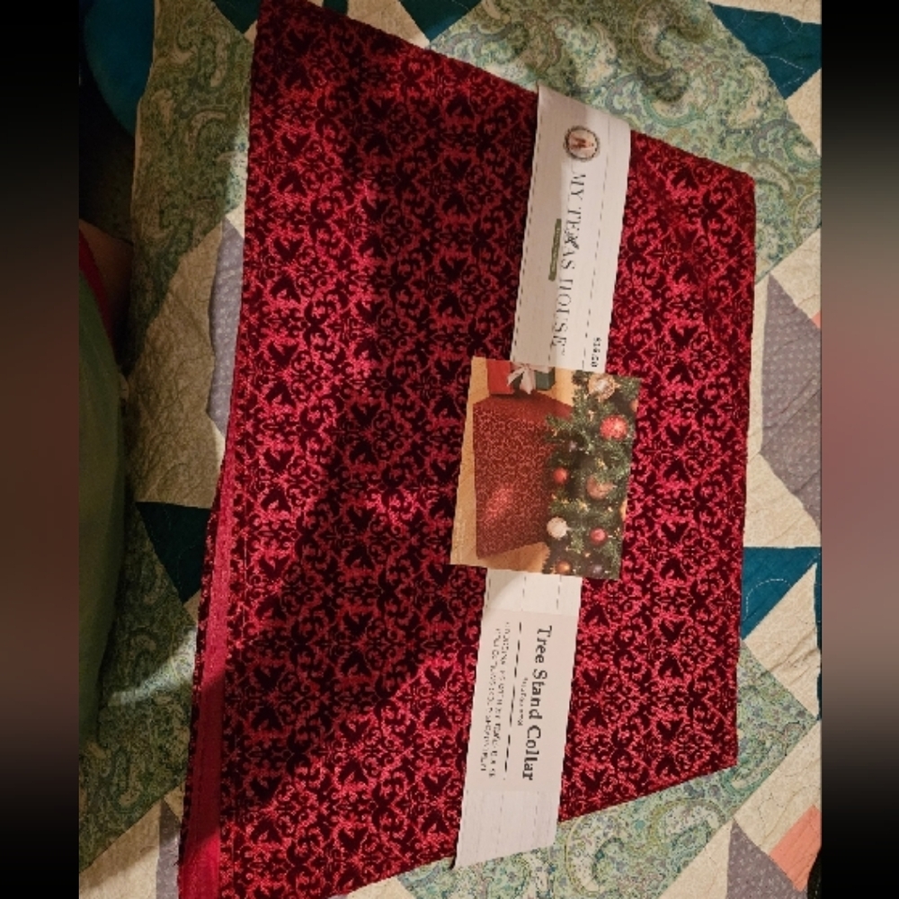Wondershop Red Tree Skirt Collar